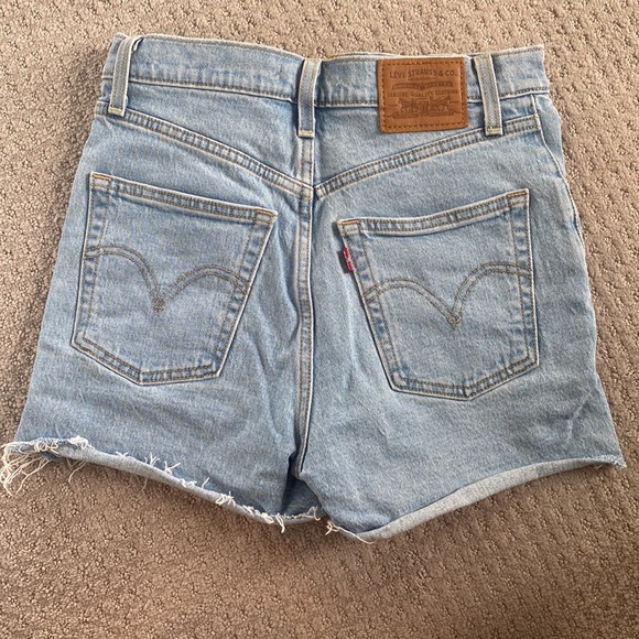 Levi’s ribcage shorts - Picture 4 of 4